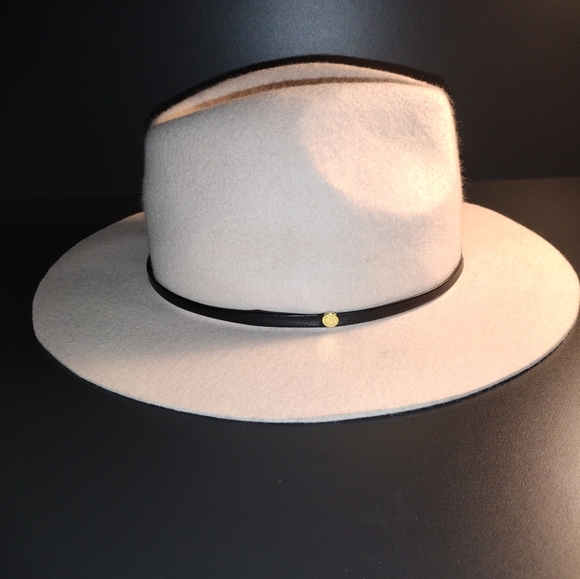 BCBG fedora in lite pink - Picture 4 of 7